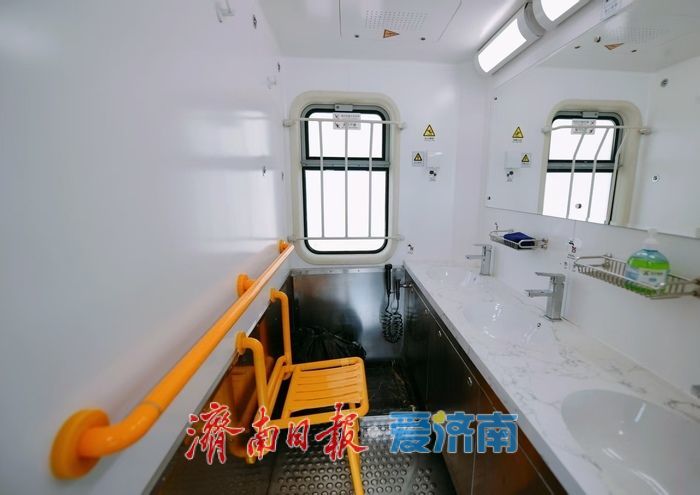 “享老”时代：一趟银发专列背后的万亿经济叙事
