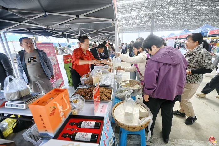 庆丰收、促消费、科技济南市庆祝2025年中国农民丰收节活动开幕