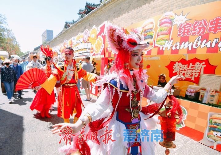 “五一”收官客流不减，泉城老街人气爆棚