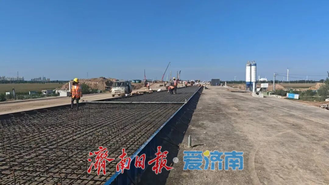 建设者假期坚守岗位，济南高铁、机场、地铁等项目多点开花