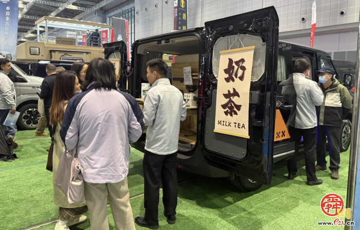 多品类强势出击！中国重汽轻型汽车首登上海国际房车展