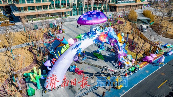 “浮光森林”“雨林鹦扉”抢先看：鹊华新春灯会五大主题区构筑奇幻之夜