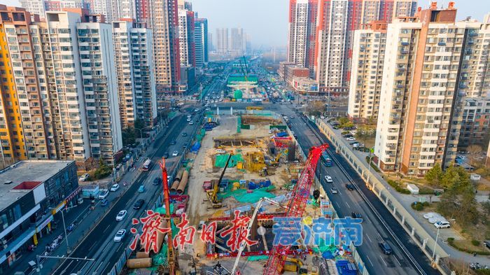 济南“黄金走廊”建设提速：王舍人立交桥雏形初显