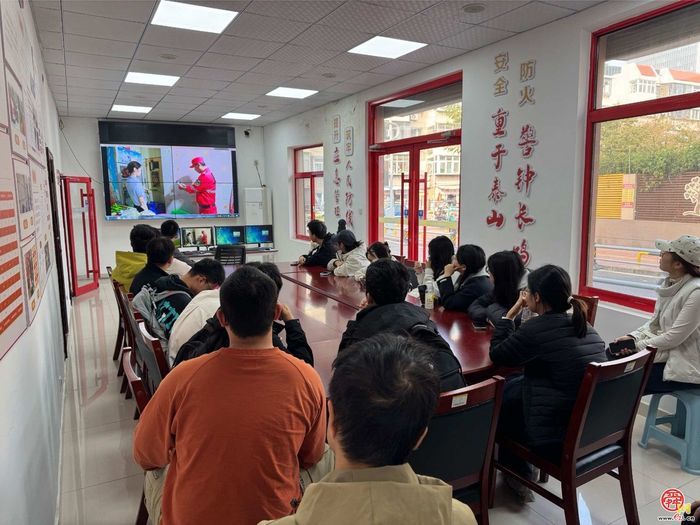 甸柳新村街道：推动消防宣传“最后一厘米”  筑牢社区“防火墙”