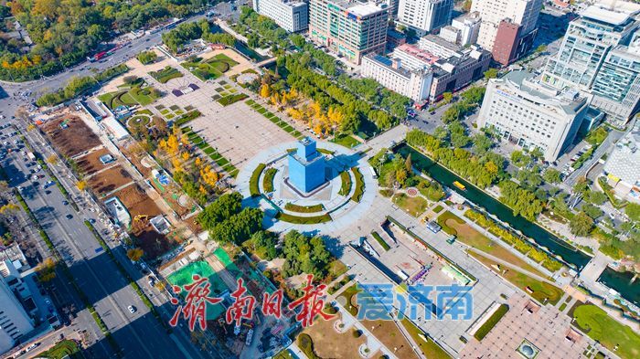 泉城广场泉标穿上“蓝色外衣”，月底维护完成