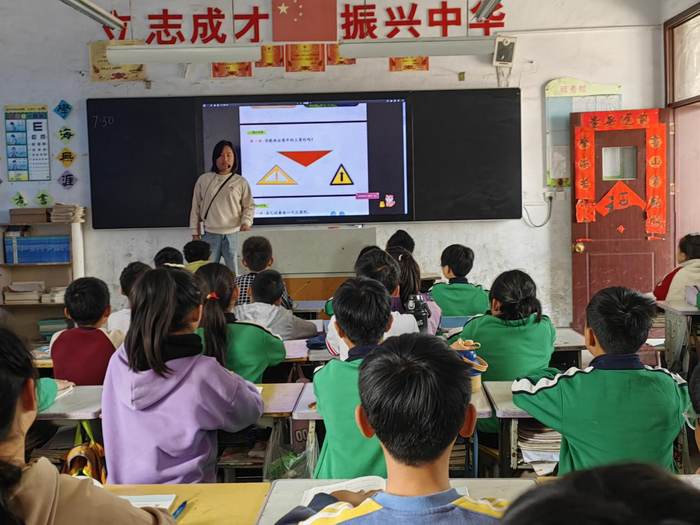 商河县郑路镇展家小学第三届“童真课堂”教学示范课活动启动