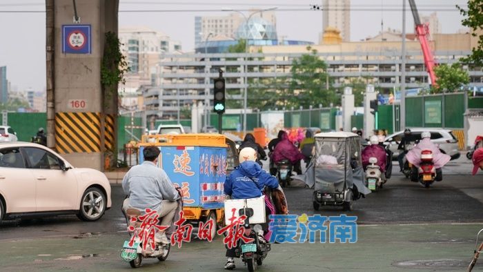 济南午后阵雨突袭降温，明日晴热天气再次“上线”