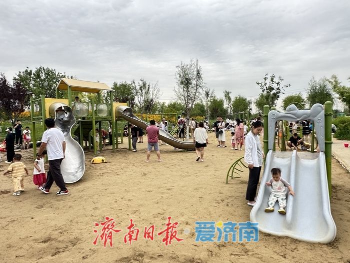 清泉潺潺，白泉公园好消夏