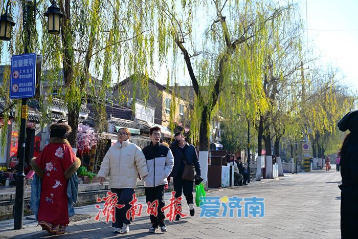 假期后热度不减，曲水亭街“慢游”成景