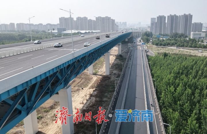 项目强省会｜济南黄河大桥老桥中间两车道沥青摊铺完成，预计本月底结束第二阶段施工