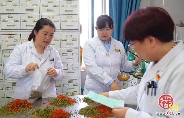 【AI典故新说・劳动最光荣】从神农尝百草到儿医守初心，田康梅三十余载深耕中医儿科