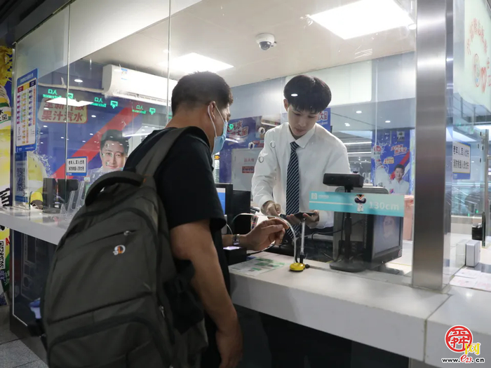 暖心陪伴｜济南交通全力护航 莘莘学子“赶考路”