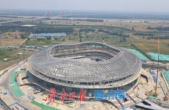 “一场两馆”黄河北岸拔地而起，济南黄河体育中心建设跃马扬鞭