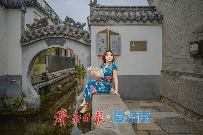 一年四季 泉在济南丨汉服漫游古巷 泉城老街韵味“出圈”