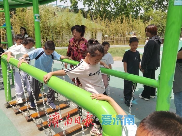 一年四季 泉在济南｜假期亲子游受青睐 儿童友好乐园变身欢乐海洋