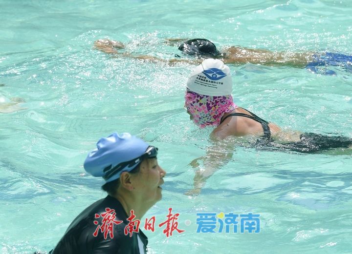 一年四季 泉在济南 