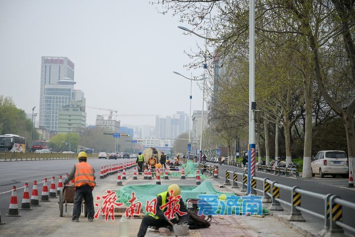 经十路南辛庄站A2口路段启动提升改造 恢复地铁建设前道路原貌