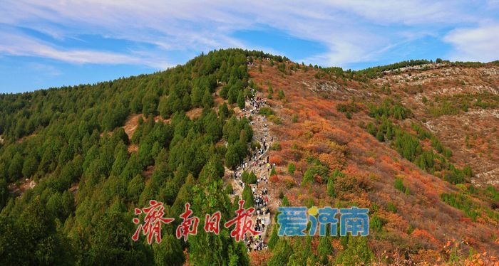 一年四季 泉在济南丨“平分秋色”胜景上线，济南蝎子山迎来“打卡热”！