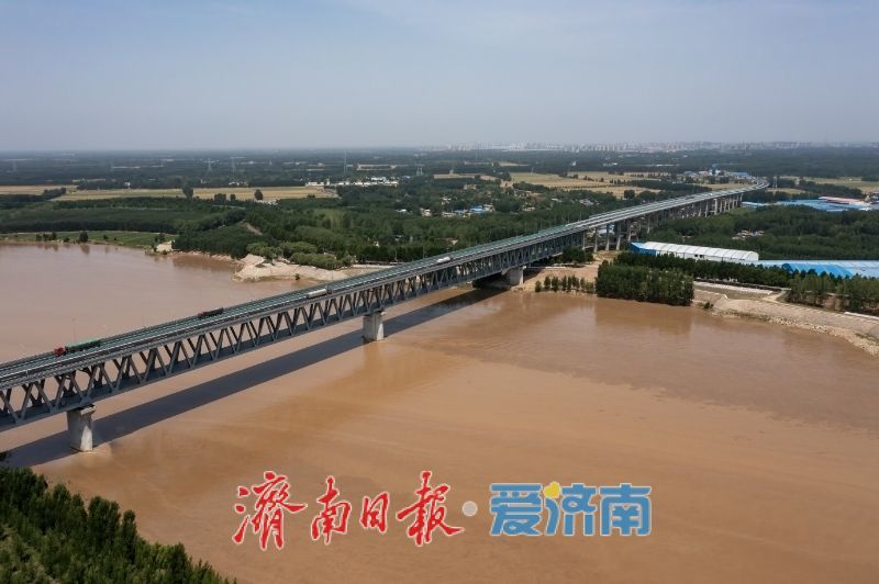 建邦聊泰黄河公铁大桥迎来通车一周年
