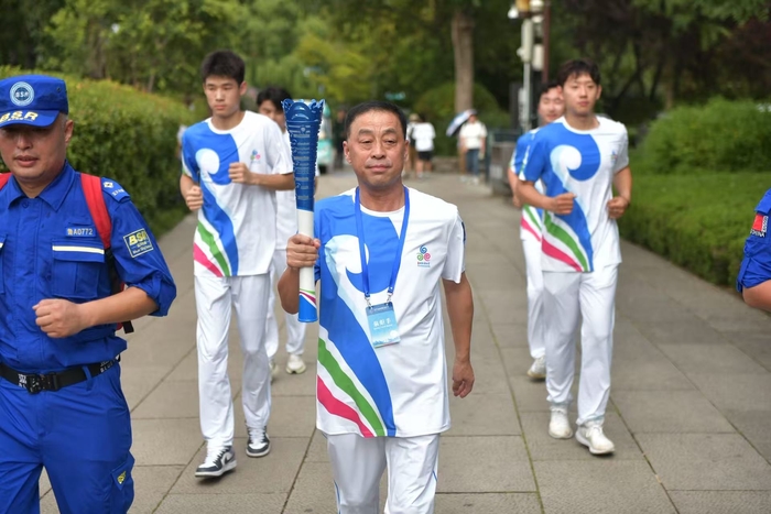 “泉炬手”专访丨全国劳动模范、平阴县东阿镇北市村党支部书记史兴顺：以泉水为墨，共绘泉城流动山水画卷