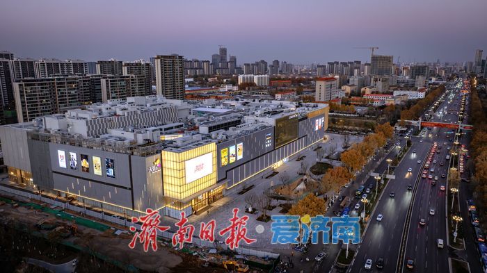 一年四季 泉在济南丨航拍经十西路，城市与暮色共谱诗意画卷