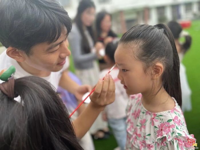 开笔启智 礼润童心——济南市北苑小学迎新活动
