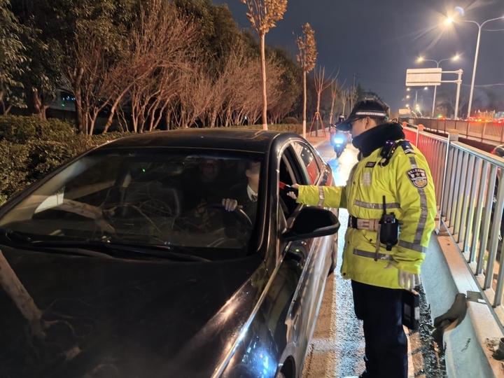 查获67起！济南交警开展冬季守护行动