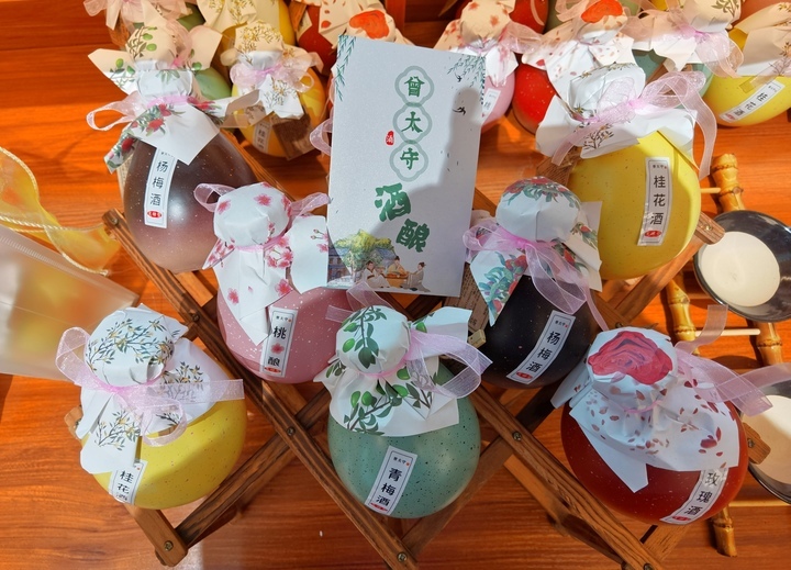 泉城元素无处不在，百花洲“泉”心“泉”意迎客来