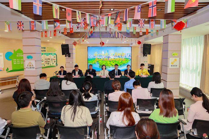 “舜心顺境”赋能商圈蝶变 历下区“历山论商”新闻发布会走进大明湖街道