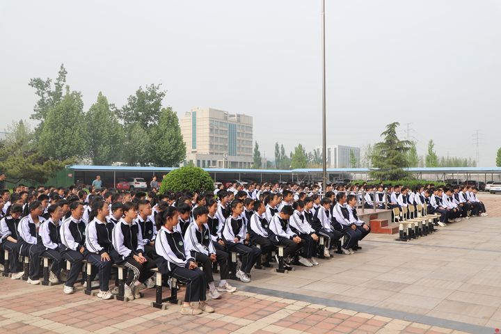 健康教育进校园 护航青春助成长——官庄街道开展铸牢中华民族共同体意识“畅享星期天”活动