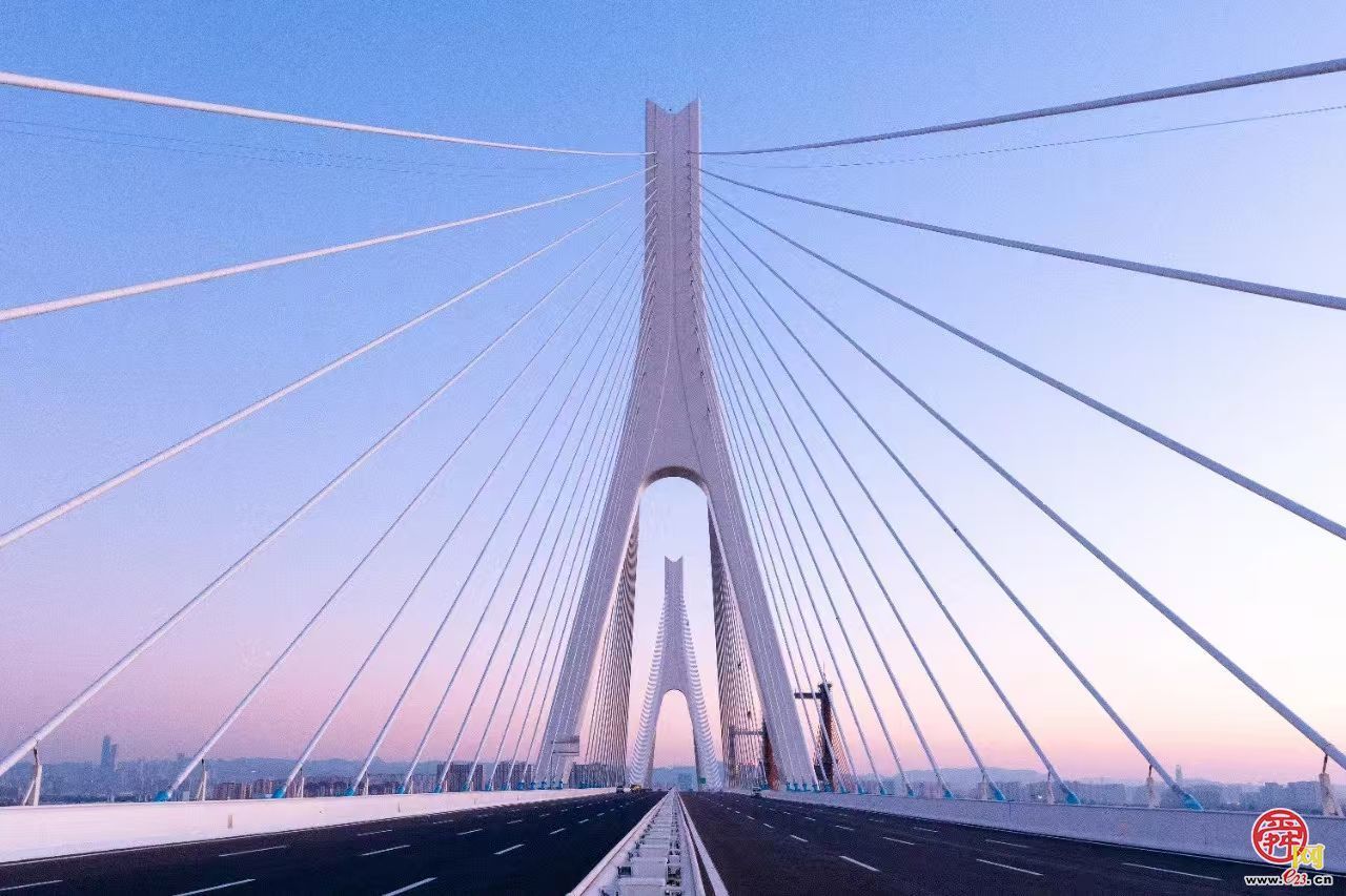 跨越之桥拥河北起 济南黄河大桥主线、济南黄河齐鲁大桥通车