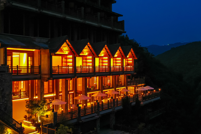 住九如山赏秋景，体验沉浸在自然中的美妙夜晚