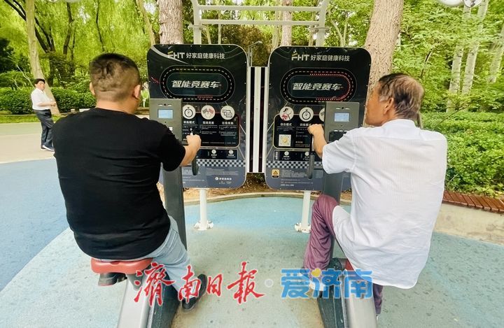 夏日健身热：济南智慧广场成市民新宠
