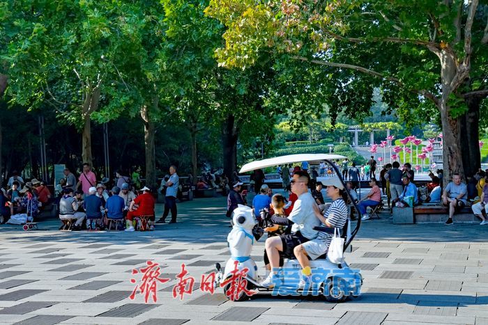 初秋午后氛围感拉满 济南森林公园藏一城温柔秋韵