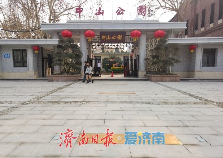 泉城年味气氛组已就位，是“蛇”候过年啦！