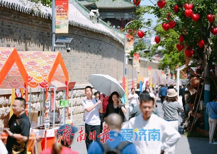 “五一”收官客流不减，泉城老街人气爆棚