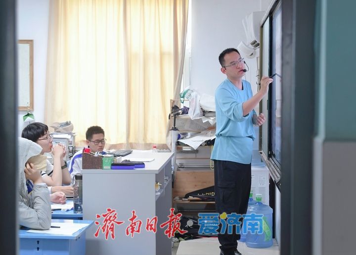 笔锋所至心所向，六月高考梦启航