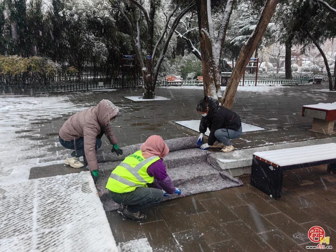 以雪为令践初心，千佛山、动物园等9个公园景区全力护航雪日游园安全