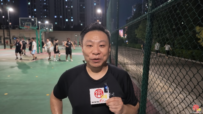 济南的清晨到深夜，人们都在哪“挥汗”？——2026全民健身日记者街头采访实录