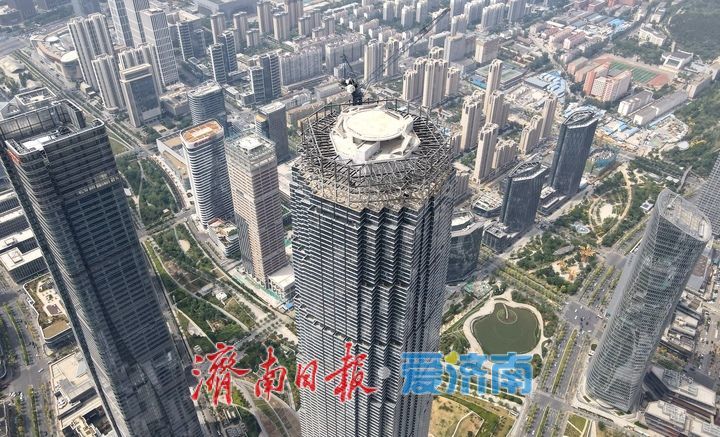 项目强省会｜济南“第一高”塔冠钢结构整体基本成型