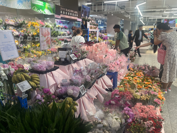 “花”点心思，心“礼”有她！