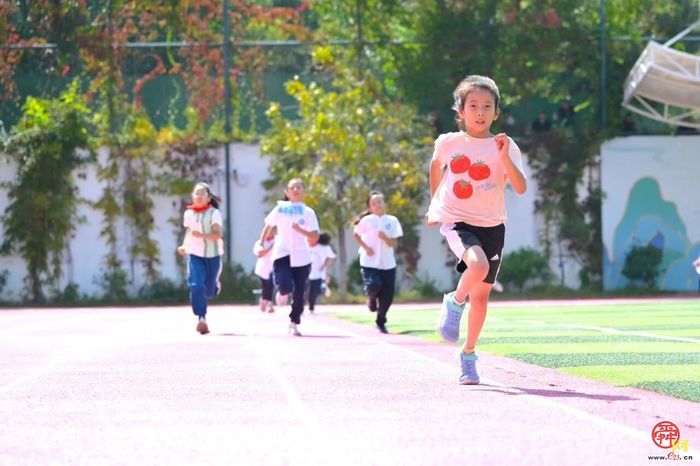 身上有汗、眼里有光丨济南市市中区爱都小学以“限时禁左”推进“健康第一”