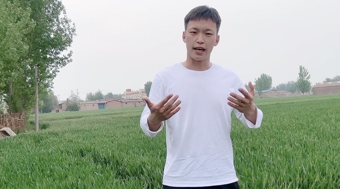 00后体育生跨界当起新农人 2年卖出12万份农资产品