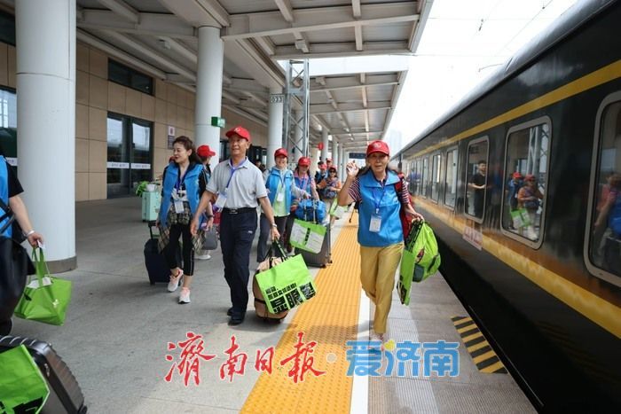 “享老”时代：一趟银发专列背后的万亿经济叙事