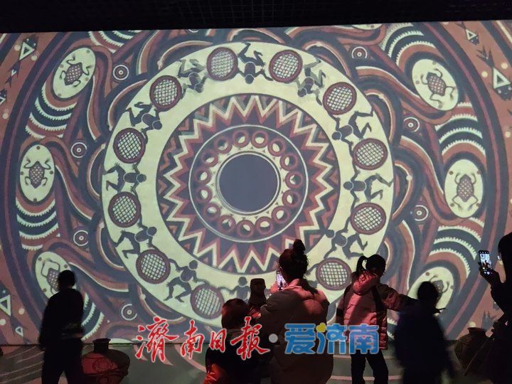 科普游人气旺 沉浸式探索科技与文化盛宴