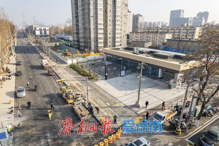 济南轨道交通多站点围挡集中“退场”，城市道路“换新”归来