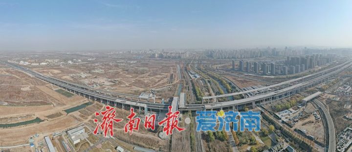 冲刺年底建成通车，京台高速跨京沪三、四号线转体桥主体浇筑完成