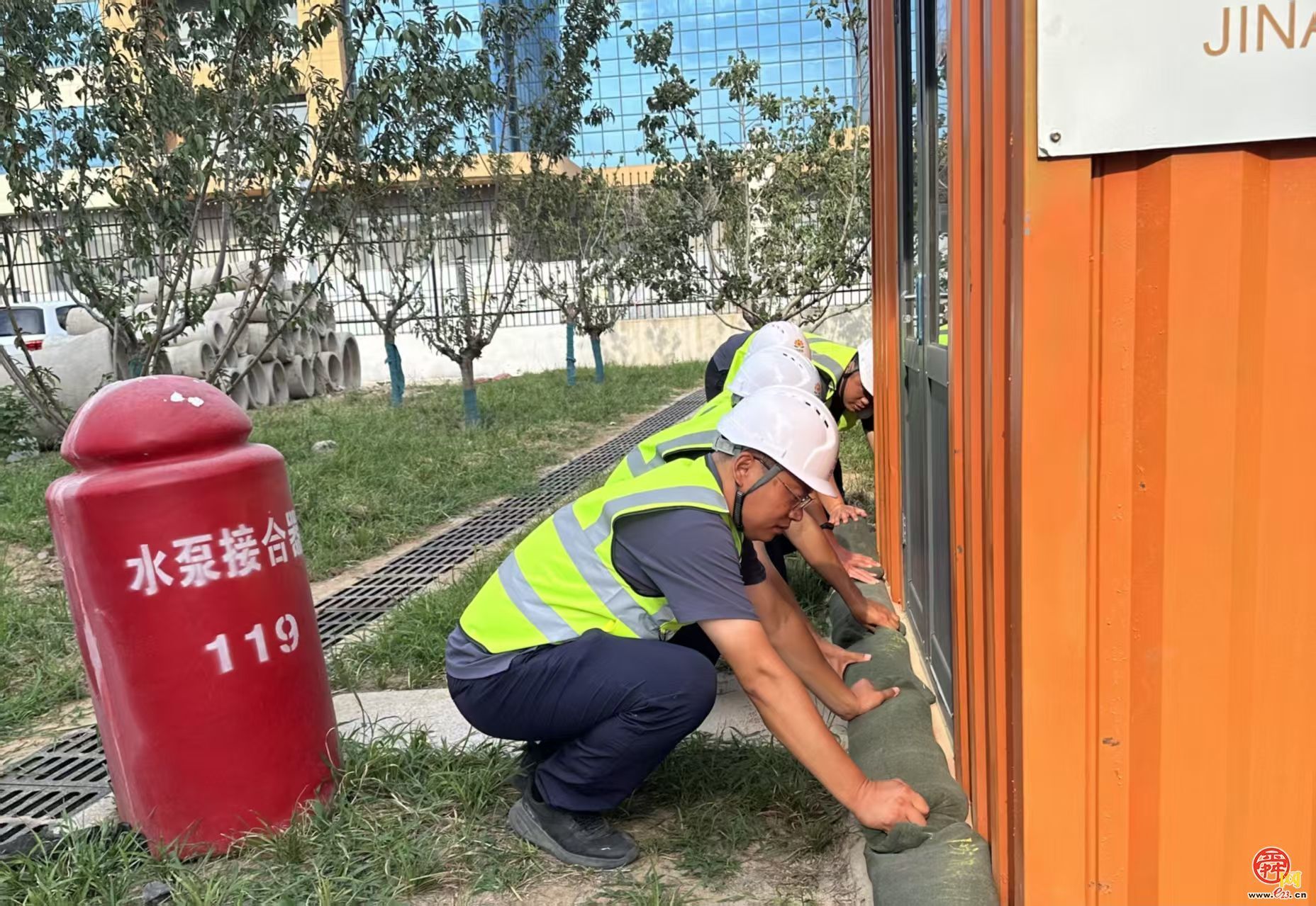 闻“汛”即战 济南能源集团资源开发公司锻造防汛“红色堤坝”