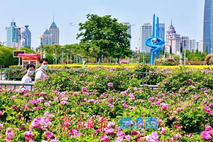 万株鲜花扮靓“大客厅”迎五一