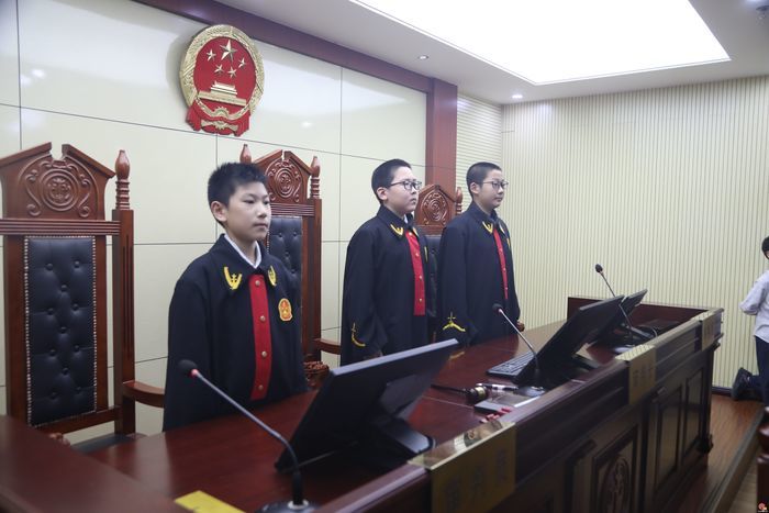 你拔节成长 我温暖护航